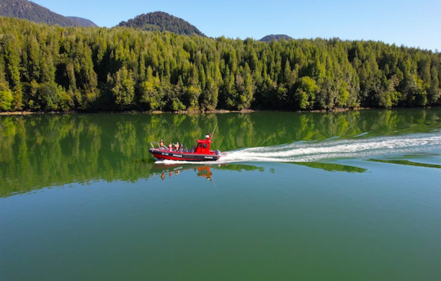 Safari náutico fiordo Puyuhuapi