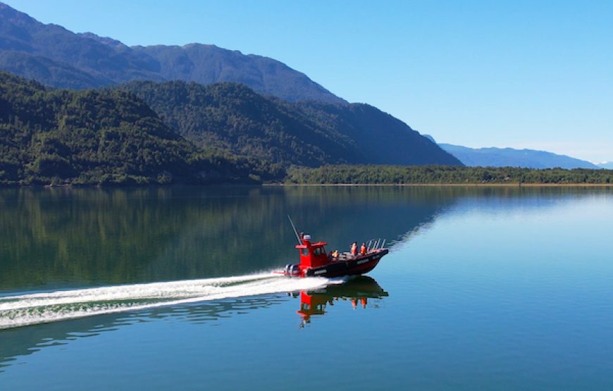 Safari náutico fiordo Puyuhuapi